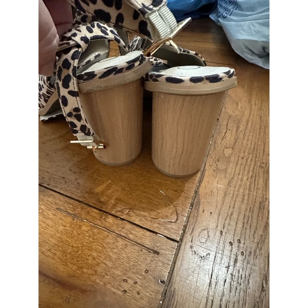 c comfort est 1946 leopard print sandals‎ 11